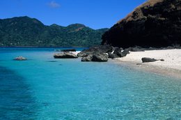 Archipel-des-Comores;-Baie;-France;-Kaleidos;-Kaleidos-images;-La-parole-à-limage;-Laurent-Abad;-Mayotte;-Océan-Indien;-Paysage;-Plage;-Roche-volcanique;-Sable-blanc;-Stories-Pictures;-Turquoise